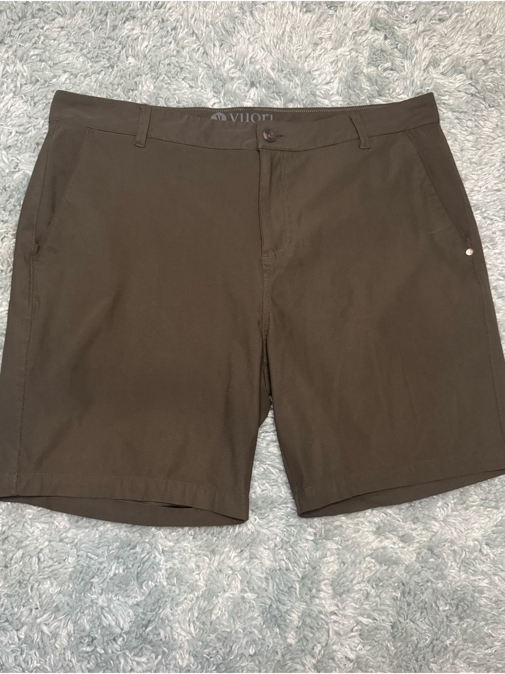 Vuori Men’s Green Meta 8” Shorts size 38